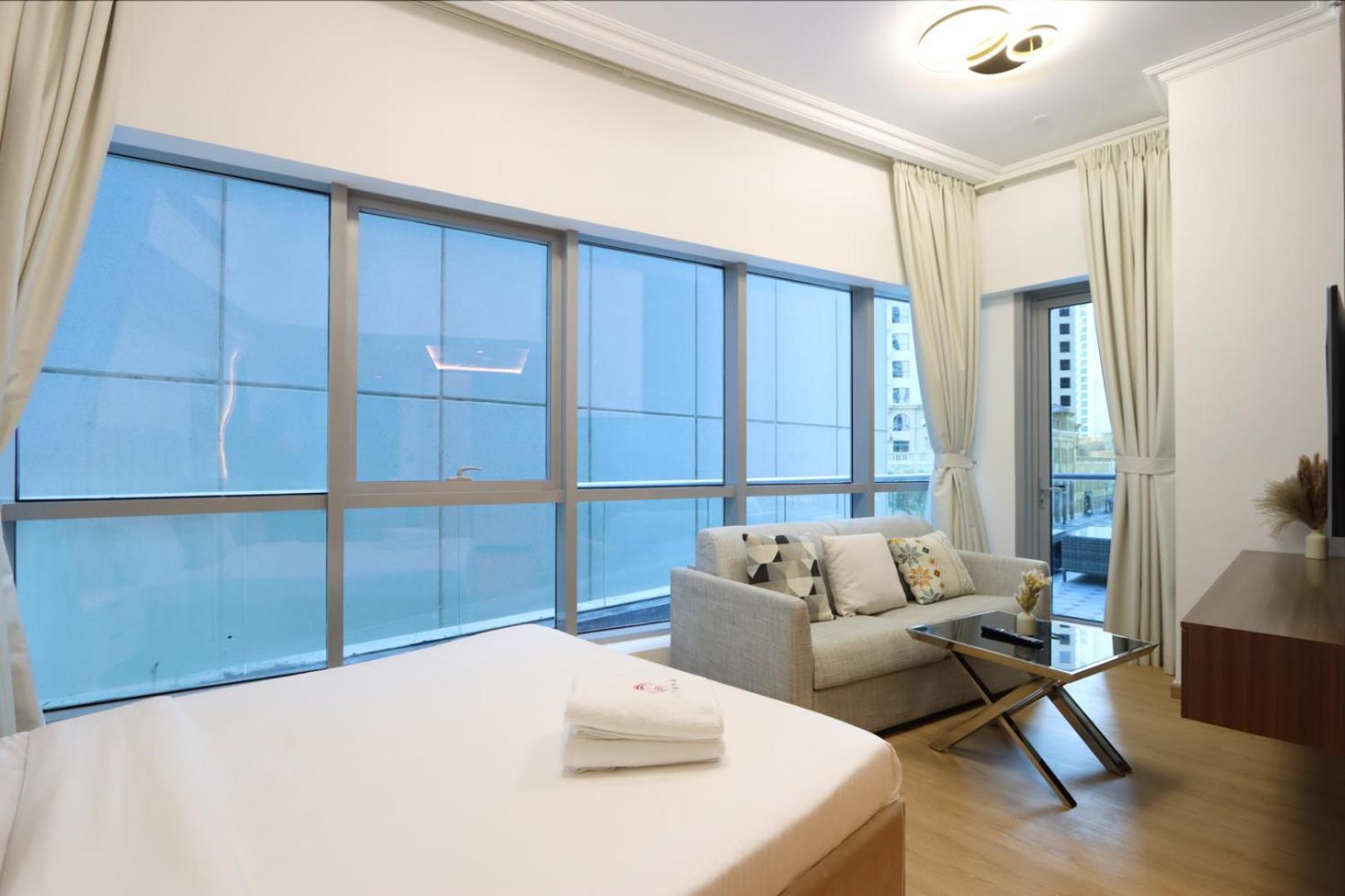 Stylish With Spacious Balcony Walk To Jbr Apartment *